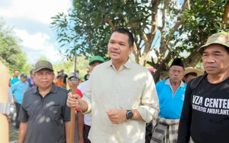 BERBURU BABI. Bupati Bantaeng, M Fathul Fauzy Nurdin, menghadiri pembukaan tradisi Berburu Babi Hutan di Desa Kaloling, Kecamatan Gantarangkeke, Bantaeng, Sabtu (18/4/2026). foto: istimewa