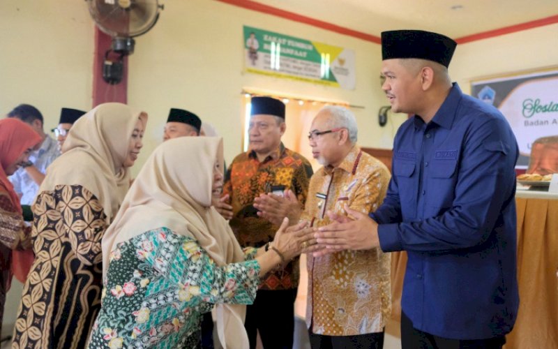 HALALBIHALAL. Bupati Bantaeng M Fathul Fauzy Nurdin didampingi Wakil Bupati Bantaeng Sahabuddin menghadiri Halalbihalal serta Sosialisasi Zakat, Infak, dan Sedekah yang diselenggarakan Baznas Kabupaten Bantaeng bersama Unit Pengumpul Zakat (UPZ) se-Kabupaten Bantaeng di Kantor Baznas Kabupaten Bantaeng, Kamis (2/4/2026). foto: istimewa