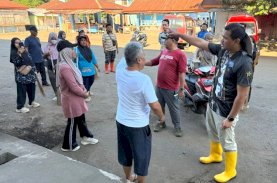 Jumat Bersih, Uji Nurdin Keliling dan Turun Langsung Bersihkan Lingkungan