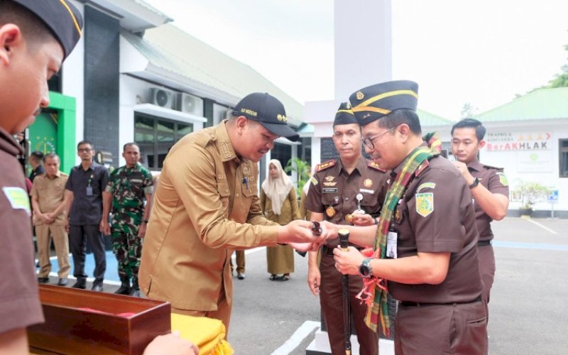 SAMBUTAN. Bupati Bantaeng M Fathul Fauzy Nurdin menyambut hangat kunjungan kerja Kajati Sulsel Didik Farkhan Alisyahdi beserta rombongan di Kabupaten Bantaeng, Selasa (7/4/2026). foto: istimewa