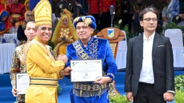 Vale Raih Penghargaan Gubernur Sulteng