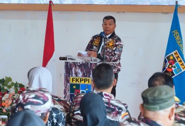 Buka Muscab Lima Daerah, Andi Utta Dipakaikan Jaket FKPPI