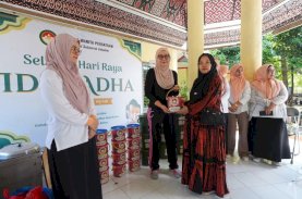 DWP Sulsel Salurkan Daging Kurban untuk Yatim Piatu, Lansia, Anak Stunting, dan Warga Rentan