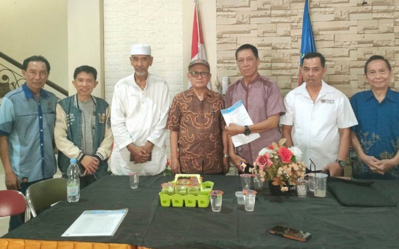 PENDAFTARAN. M Dahlan Abubakar mendaftar sebagai calon Ketua Dewan Kehormatan PWI Sulsel di sekretariat pendaftaran, Jumat (15/5/2026) sore. foto: istimewa