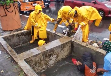 Genangan di Sejumlah Ruas Jalan, Dinas PU Makassar Terjunkan Satgas Drainase
