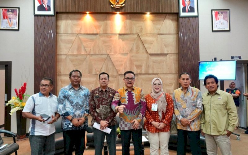 Jufri Rahman (tengah). foto: istimewa