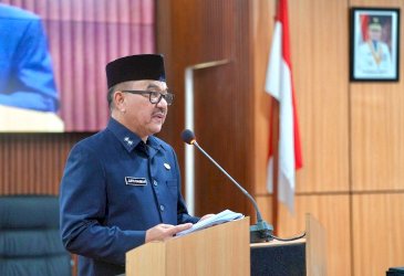 Sekda Sulsel Sampaikan Dua Ranperda Strategis di Rapat Paripurna DPRD