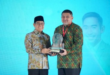 Munafri Arifuddin Terima Penghargaan Paritrana Award, Bukti Komitmen Lindungi Pekerja Rentan