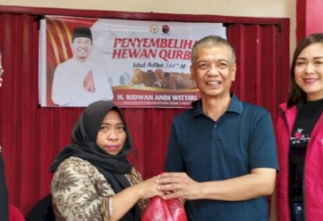 PDIP Sulsel Salurkan 151 Hewan Kurban, Ridwan Wittiri: Kurban Wujud Kesalehan Sosial
