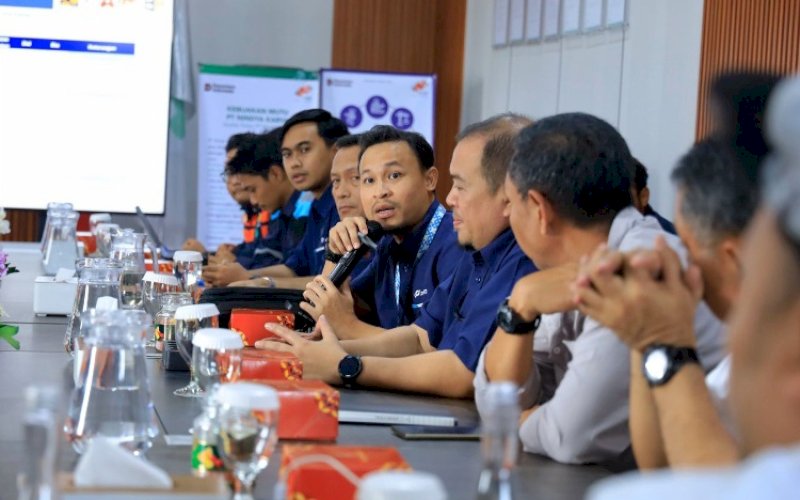 RAKOR. Perwakilan Pelindo Group Wilayah Kerja Makassar mengikuti Rapat Koordinasi (Rakor) bersama Kementerian Koordinator Bidang Infrastruktur dan Pembangunan Kewilayahan Republik Indonesia serta sejumlah pemangku kepentingan lainnya guna memastikan proyek Sekolah Rakyat berjalan sesuai jadwal, Selasa (5/5/2026). foto: istimewa