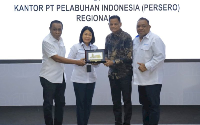 KUNJUNGAN KERJA. Manajemen PT Pelabuhan Indonesia (Persero) Regional 4 menerima kunjungan kerja Komisi III DPRD Provinsi Papua Barat Daya (PBD) dalam rangka membahas rencana pengembangan Pelabuhan Sorong sebagai simpul logistik strategis di Kawasan Timur Indonesia (KTI), Senin (4/5/2026). foto: istimewa