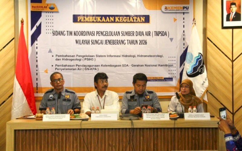 SIDANG. Pemprov Sulsel nenggelar Sidang Tim Koordinasi Pengelolaan Sumber Daya Air (TKPSDA) Wilayah Sungai Jeneberang 2026 di Sekretariat TKPSDA BBWS Pompengan Jeneberang, Kabupaten Gowa, Senin (4/5/2026). foto: istimewa