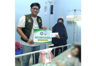 Andi Sudirman Sulaiman Salurkan Bantuan Pengobatan untuk Balkis, Remaja Asal Bantaeng Penderita Kerongkongan