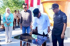 Andi Sudirman Sulaiman Resmikan Tugu Ujung Aspal Selatan Sulawesi di Selayar