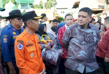 Munafri Arifuddin Turun Langsung Bawa Bantuan ke Lokasi Kebakaran di Jl Sultan Alauddin, Pastikan Kebutuhan Terpenuhi