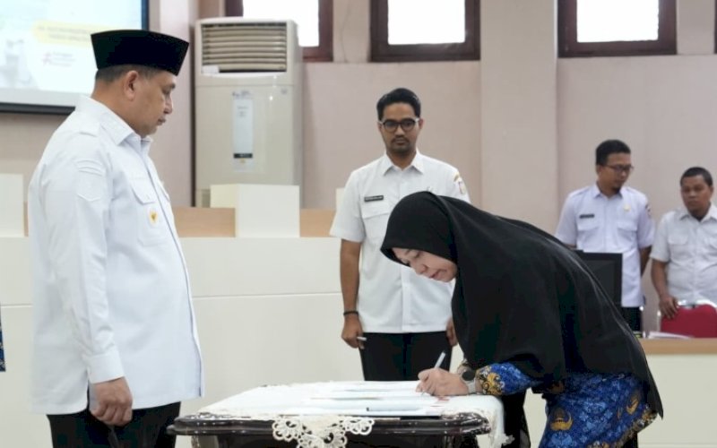 PENYUMPAHAN. Wali Kota Makassar, Munafri Arifuddin, mengambil sumpah/janji sebanyak 167 Pegawai Negeri Sipil (PNS) formasi tahun 2024 lingkup Pemerintah Kota (Pemkot) Makassar di Ruang Sipakatau Balai Kota Makassar, Rabu (3/6/2026). foto: istimewa