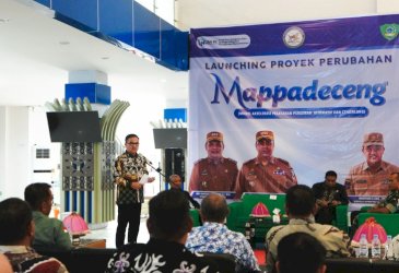 Sekda Sulsel Kukuhkan Tim Mappadeceng untuk Percepat Pelayanan Perizinan di Maros