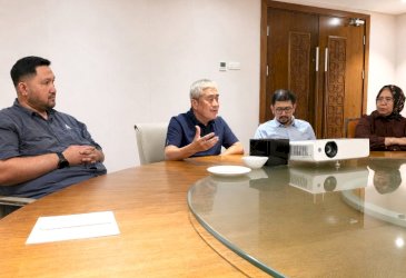 Rezza Pratama Said Silaturahmi dengan Idris Manggabarani