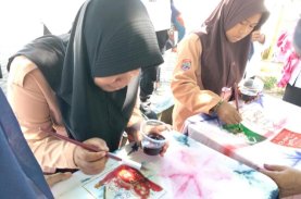 Rumah Membatik Bunga Mawar Bulukumba Latih Siswa SRMP 23 Makassar Bikin Sarung Batik Shibori