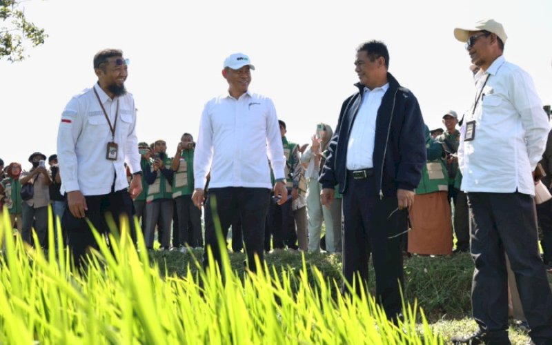 Andi Amran Sulaiman (kedua kanan). foto: istimewa