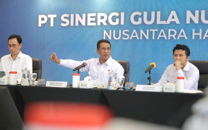 Andi Amran Sulaiman (tengah). foto: istimewa