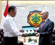 Bidik Pasar Timur Tengah, Andi Amran Sulaiman Perkuat Ekspor Kelapa dan CPO ke Lebanon