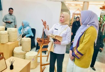 Dekranasda Bulukumba Tampil Memikat di TSM Makassar, Andi Herfida Ajak Masyarakat Bangga Pakai Produk Lokal