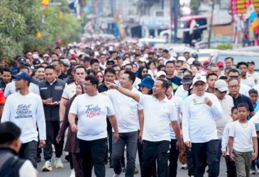 Andi Sudirman Sulaiman Lepas Ribuan Peserta Jalan Sehat Sulsel Anti Mager di Torut