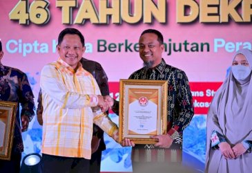 Andi Sudirman Sulaiman Terima Penghargaan Dekranas