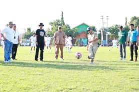 HUT Kemerdekaan RI Ke-81, Andi Utta Buka Turnamen Sepak Bola di Gantarang