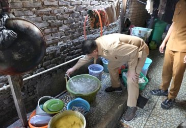 Munafri Arifuddin Tinjau Lorong Kerung-kerung, Pastikan Air Bersih PDAM Kembali Mengalir ke Rumah Warga