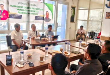 Dialog Terbatas di Kedai Ayah UQ, Mengawal Integritas Hukum Bareng ACC Sulawesi dan Pakar Unhas