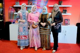 Wagub Sulsel Apresiasi Antusiasme Peserta Saat Meninjau Pameran Dekranas