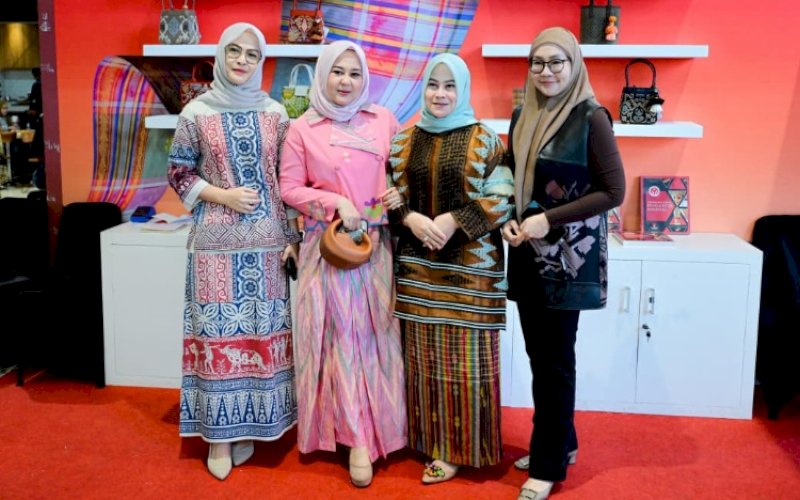 Fatmawati Rusdi (kedua kiri). foto: istimewa