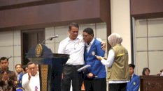 Mahasiswa Undip Curhat, Andi Amran Sulaiman Langsung Perintahkan Pengiriman Beras ke Alor NTT