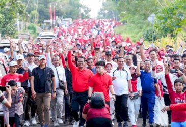 Hari Pramuka Ke-65 di Bone, Gubernur Sulsel dan Mentan Lepas Ribuan Peserta Jalan Sehat