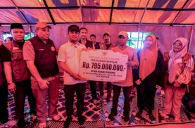 Andi Sudirman Sulaiman Kunjungi Pengungsi Kebakaran Tallo Makassar, Salurkan Bantuan Rp795 Juta