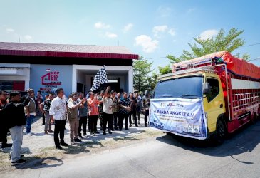 Manfaatkan KDKMP, Andi Sudirman Sulaiman Lepas Penyaluran Bantuan Pangan Beras