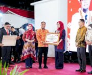 Malam Ramah Tamah HUT Kemerdekaan RI Ke-81, Andi Sudirman Sulaiman Beri Penghargaan kepada Mitra Pembangunan