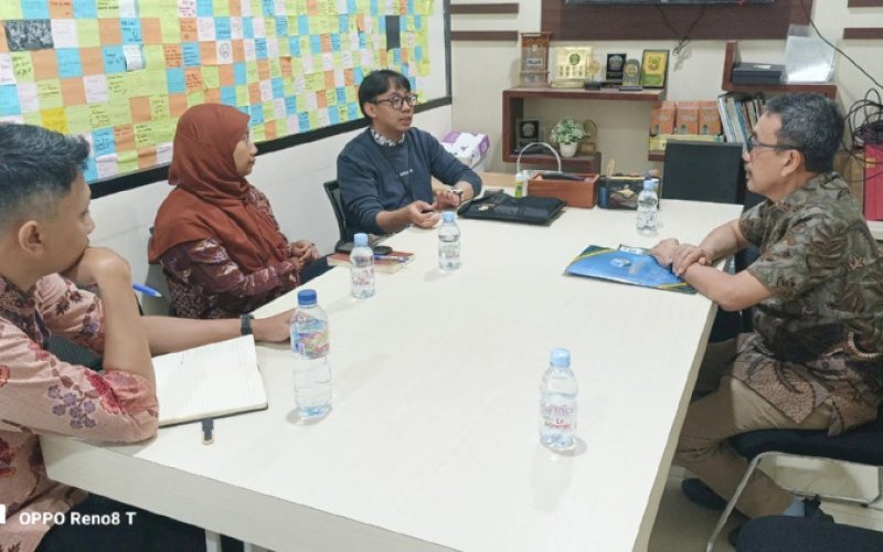 PEMAPARAN. Plt Direktur Utama Perumda Air Minum Kota Makassar, Andi Syahrum Makkuradde, melakukan pemaparan dan koordinasi di Kantor Pusat Fasilitasi Infrastruktur Daerah, Sekretariat Jenderal Kementerian PU RI, Jakarta, Jumat (21/8/2026). foto: istimewa