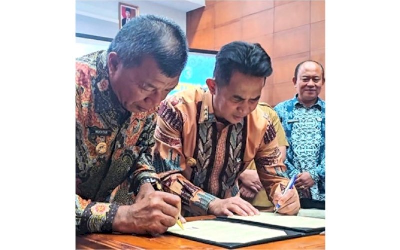 KERJA SAMA. Bupati Bulukumba Andi Muchtar Ali Yusuf bersama Wali Kota Balikpapan Rahmad Mas&rsquo;ud melakukan penandatanganan kerja sama, Selasa (11/8/2026). foto: istimewa