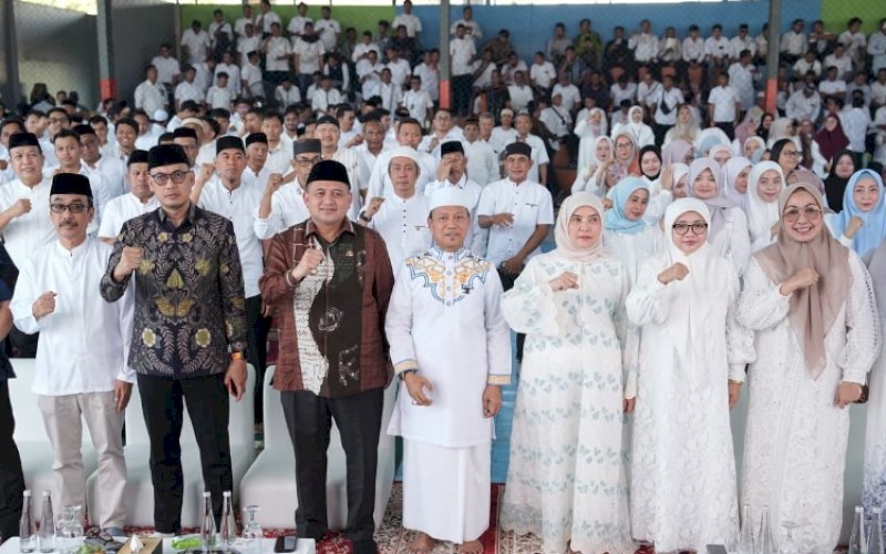 HUT PDAM. Wali Kota Makassar, Munafri Arifuddin, menghadiri kegiatan peringatan HUT Perumda Air Minum (PDAM) Kota Makassar ke-102 yang dirangkaikan dengan tausiah di Lapangan Ruang Terbuka Hijau (RTH) PDAM Makassar, Kamis (6/8/2026). foto: istimewa