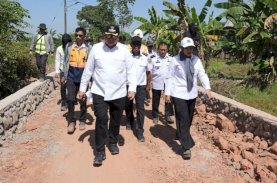 Puluhan Tahun Sulit Dilalui, Jalan Romang Tangayya Kini Dibeton