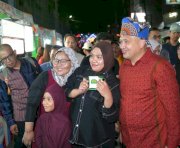 Munafri Arifuddin Nikmati Pentas Anak-anak Warga di Pesta Rakyat di Wajo