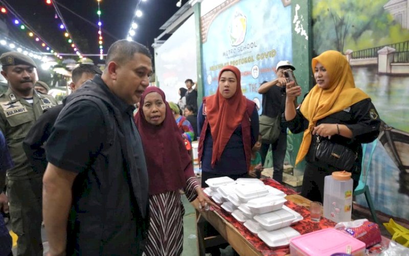 SEMARAK KEMERDEKAAN. Wali Kota Makassar, Munafri Arifuddin, menghadiri Malam Weekend Kuliner Lorong 37 di Jalan Sungai Limboto, Kelurahan Maradekaya, Kecamatan Makassar, Kota Makassar dalam rangka semarak kemerdekaan 17 Agustus 2026, Sabtu (1/8/2026) malam. foto: istimewa