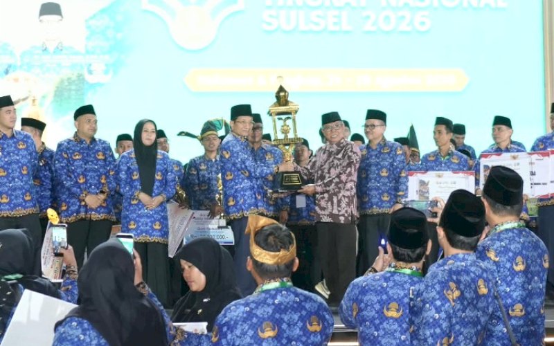 PENUTUPAN. Wali Kota Makassar Munafri Arifuddin mendampingi Menteri Agama Republik Indonesia Nasaruddin Umar, menutup MTQ.VIII Korpri Nasional 2026 di Alun-alun Lapangan Citra Mas, Kabupaten Pangkep, Sabtu (29/8/2026) malam. foto: istimewa