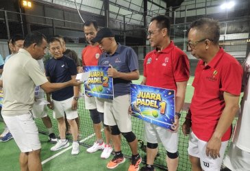 Boy-Hartawan Juara Turnamen Padel Merdeka By Liga Cacing