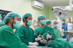 Operasi ETOS Perdana di RSUD Labuang Baji, Perluas Pilihan Layanan Bedah Saraf Minimal Invasif