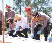 Kapolda Sulsel dan Bupati Bantaeng Ikuti Penanaman Bawang Putih Serentak Polri