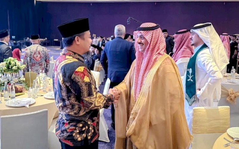RAMAH TAMAH. Gubernur Sulsel, Andi Sudirman Sulaiman, menghadiri perayaan Hari Nasional Kerajaan Arab Saudi ke-96 digelar di Hotel Raffles Jakarta, Rabu (23/9/2026) malam. foto: istimewa